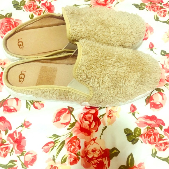 UGG Shoes - Barely used ugg nice and comfort